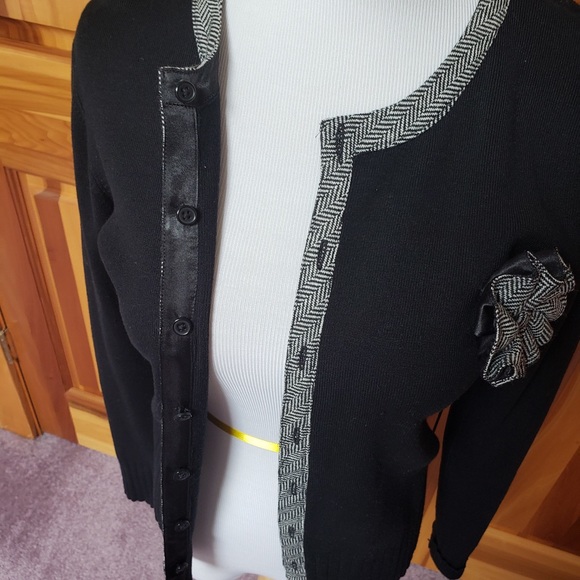 Cardigan - Picture 2 of 6